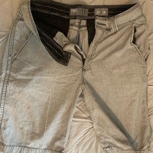 Men’s BKE size 33 Waist 24 Outseam Martin Shorts